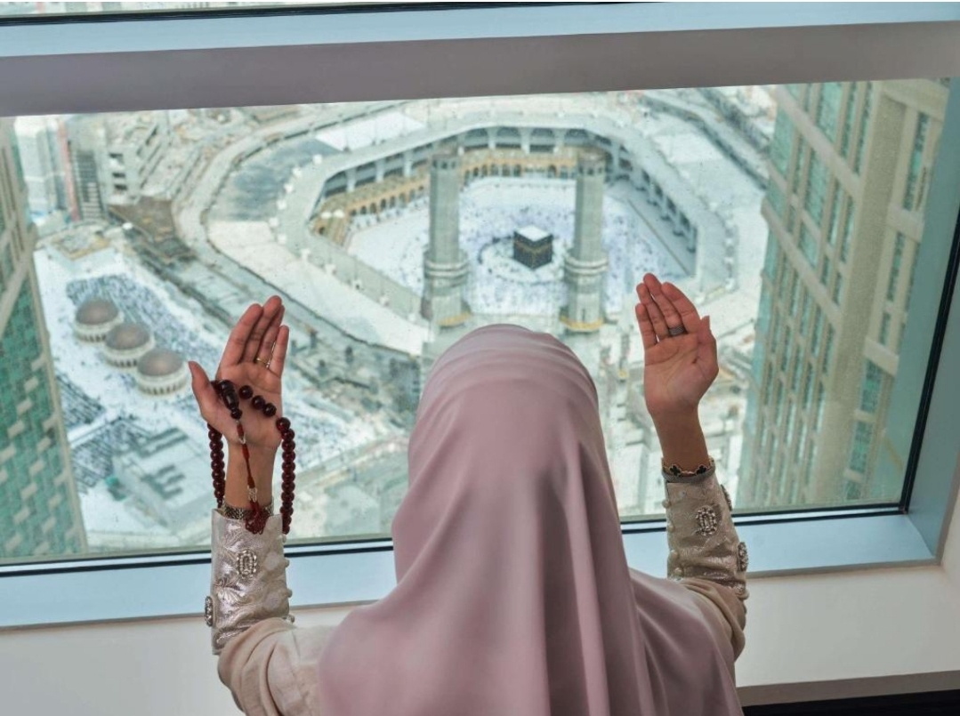 I am praying you from nearthe clock tower,haji sahib.